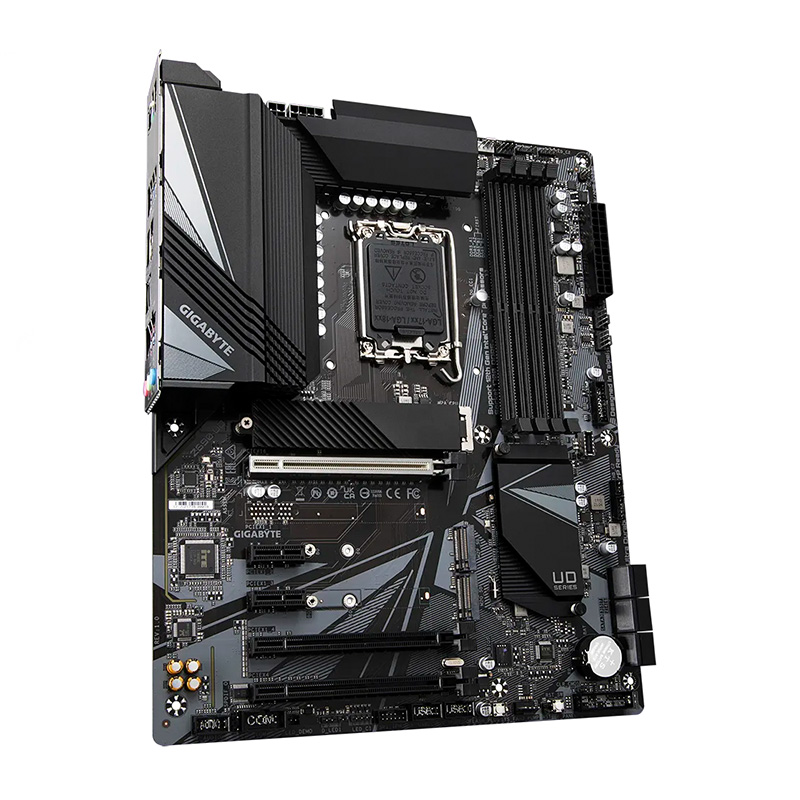 Gigabyte Z690 UD  ATX 04